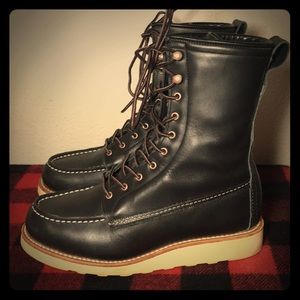 Red Wing Heritage 3424 8 in moc toe boots size 7 M